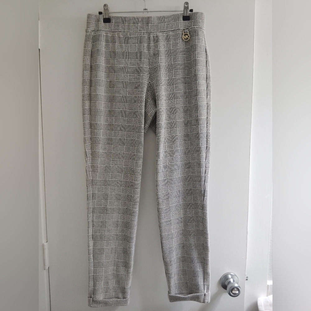 Michael Kors Black and White Capris